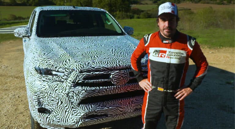 Read more about the article New 2020 Toyota Hilux tested by Fernando Alonso