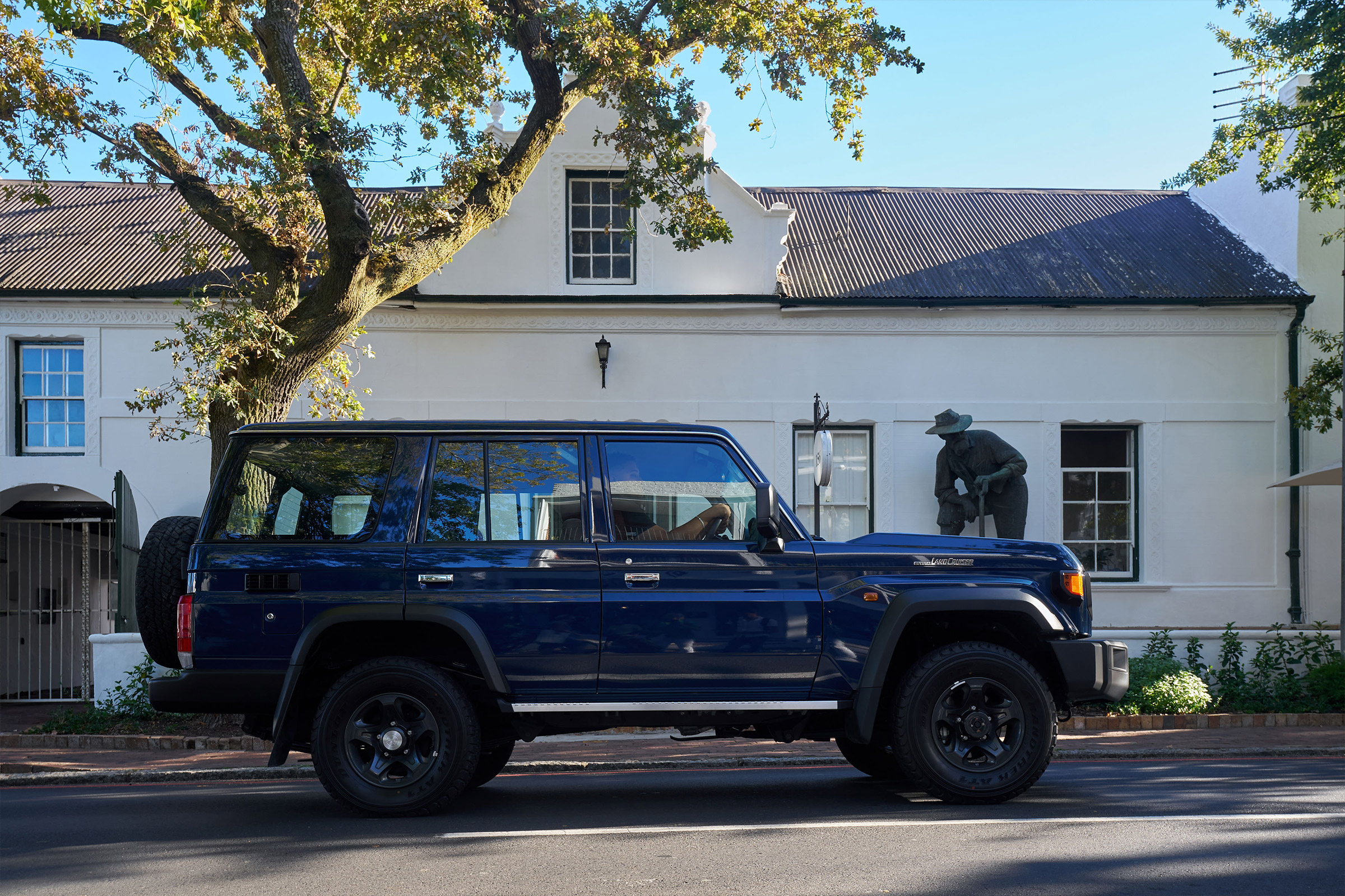 Land Cruiser 76 Station Wagon driving through Stellenbosch streets